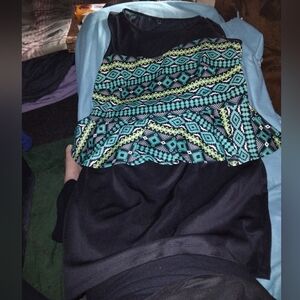 Snap Black and Green Geometric Skirt Set